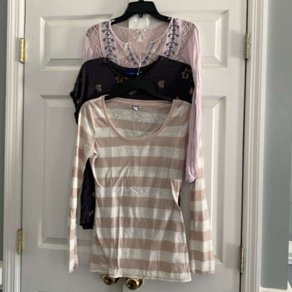 Bundles of women tops